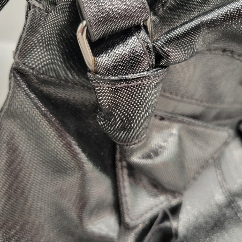 2/$18 Elle Grey Metallic Silver Crossbody Shoulder Bag Bow Detail GUC Small - Picture 15 of 15